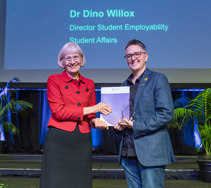 Dr Dino Willox, Director Student Employability, Student Affairs, Diversity and Inclusion Winner, 2022 UQ Awards for Excellence with Professor Deborah Terry AO, Vice-Chancellor and President.