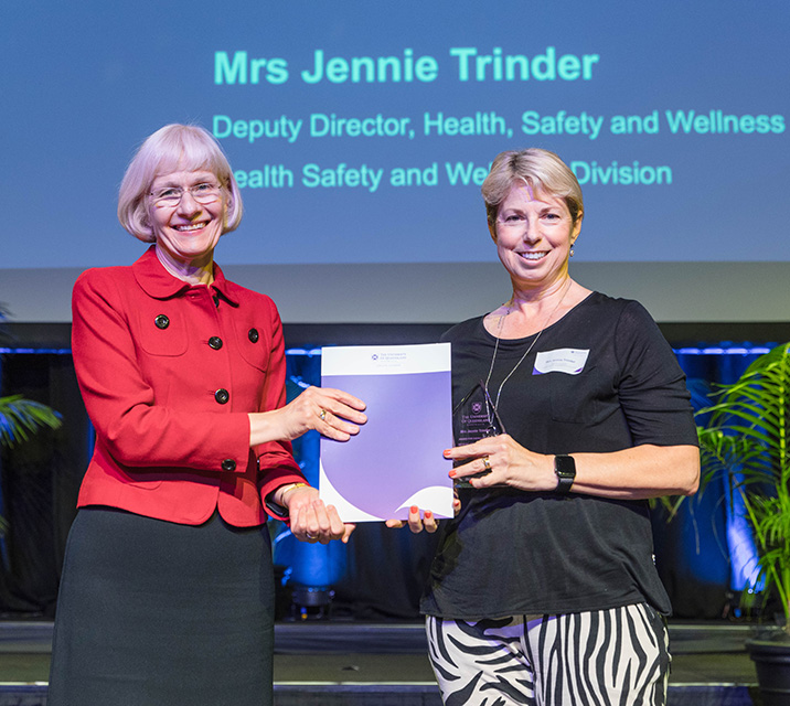 Mrs Jennie Trinder, Deputy Director, Health, Safety and Wellness Division, Mental and physical health, safety and wellness Winner, 2022 UQ Awards for Excellence with Professor Deborah Terry AO, Vice-Chancellor and President.